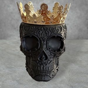 Bath and Body Works 2023 Halloween black skull candle holder